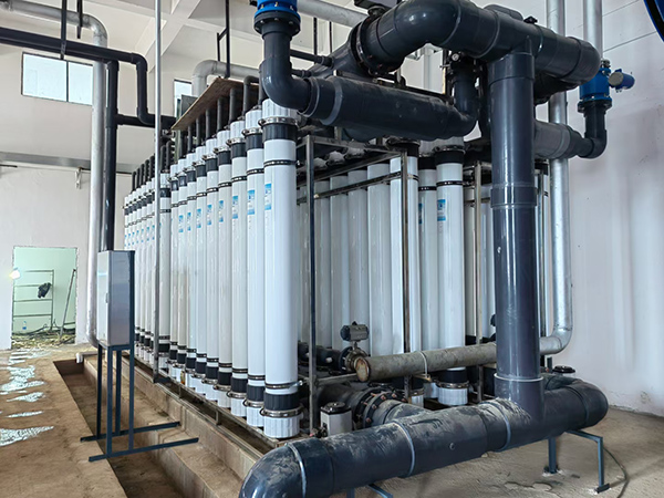 中水回用超濾設(shè)備_30噸/小時(shí)超濾設(shè)備廠家批發(fā)報(bào)價(jià)|多少錢(qián)